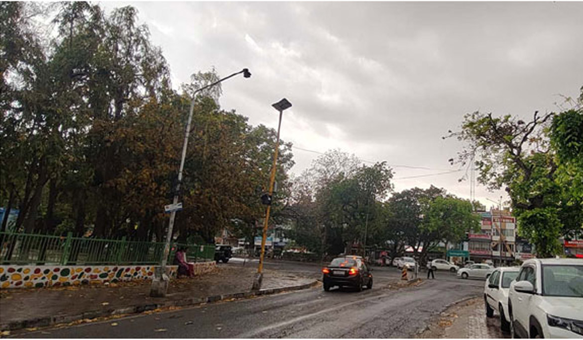 Change in weather in Punjab, people got relief from heat with cold winds.
